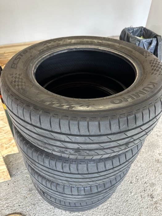 Set anvelope vara Kumho 205 / 60 / R16 92V