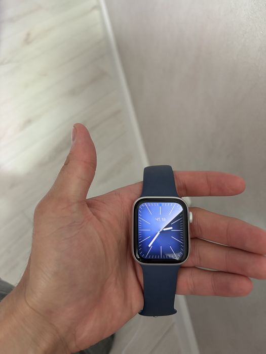 Продам Apple Watch SE2 Gen3