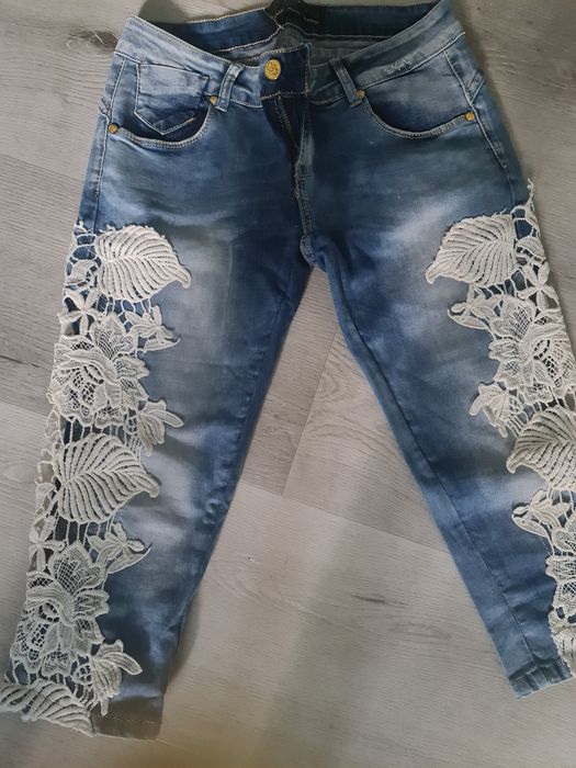 Продаю джинсовые капри