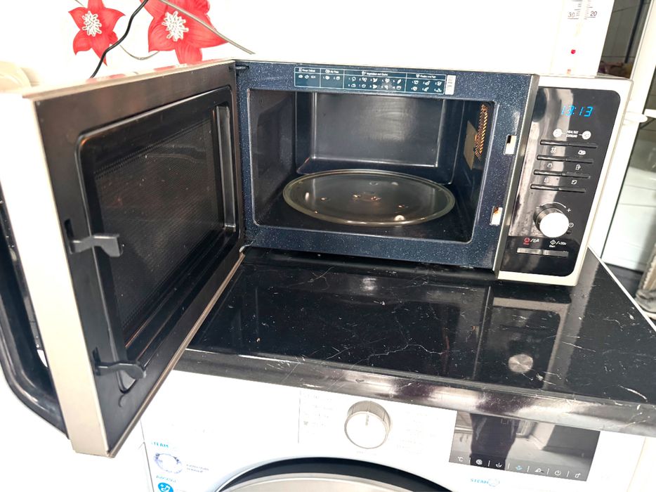 Cuptor microunde Samsung