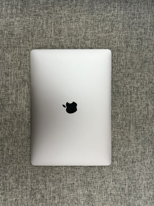 Macbook Pro Touchbar A1706. i5/8/256