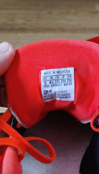 Продам детские бутсы