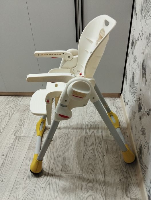 Продам стульчик для кормления.