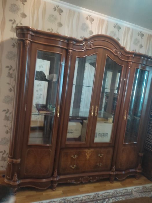 Mebel stenka yaxshi sostayaniya