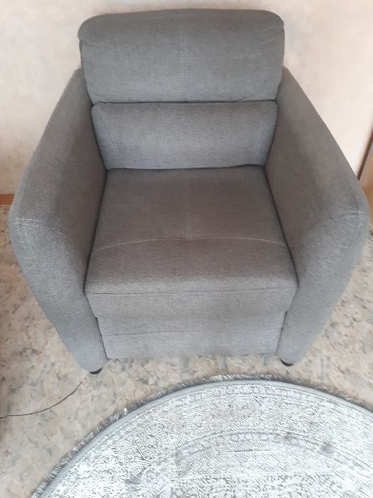 Продам Диван и Кресло