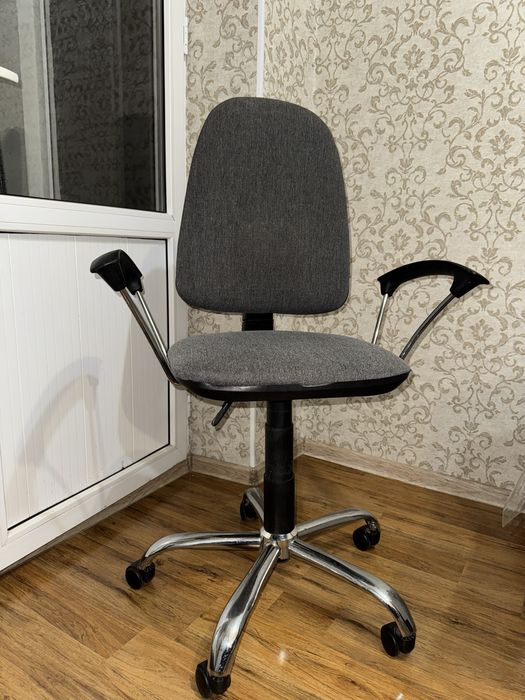 Офисное кресло или компьютерный
