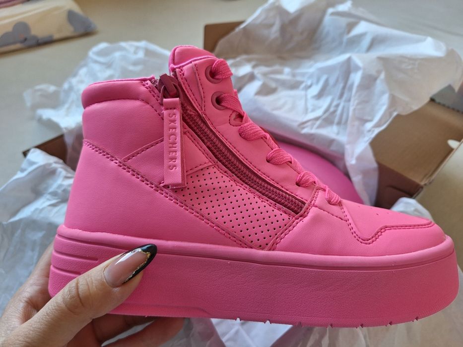 Оригинални нови високи детски кецове Skechers размер 31