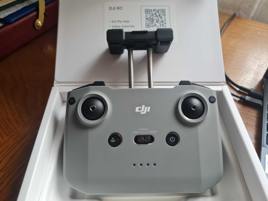 Vând telecomandă Dji Rc-N1 pt Mini 2, Mini 3 Pro, Mavic 3- NOUA