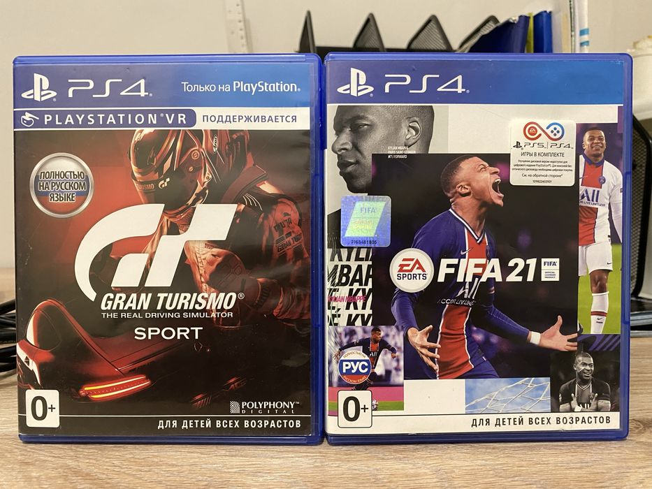 СРОЧНО! PS4 Pro 1TB + 2 джойстика + 2 диска ! пс4 про