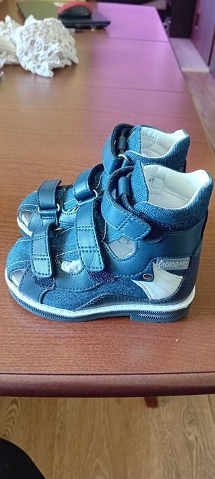 Ортопедични детски сандали