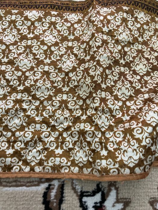 Отдам в дар покрывало.