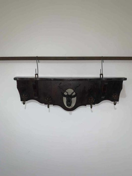 Cuier vanatoersc cu bust de cerb si 4 agatatori din bronz