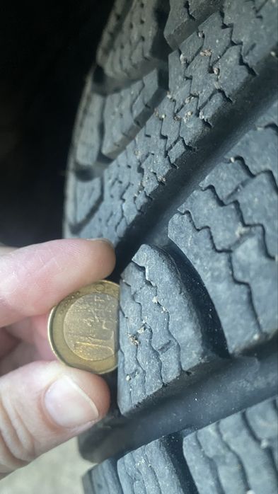 Гуми 245/40/19  -5 броя