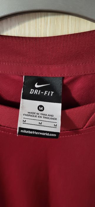 Tricou Nike vișiniu,marimea M
