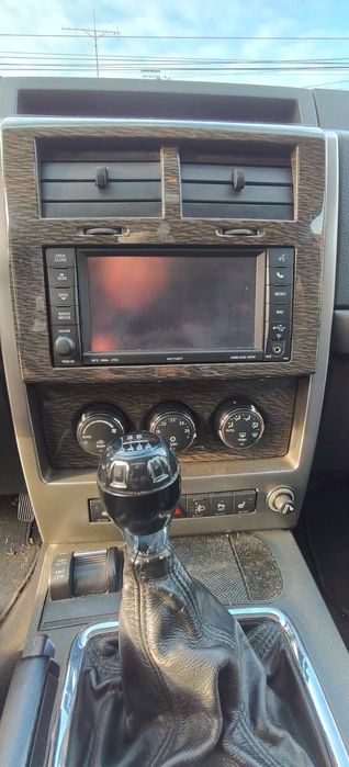 Vând jeep cherokee  ediție limitată 4x4 primul proprietar în România