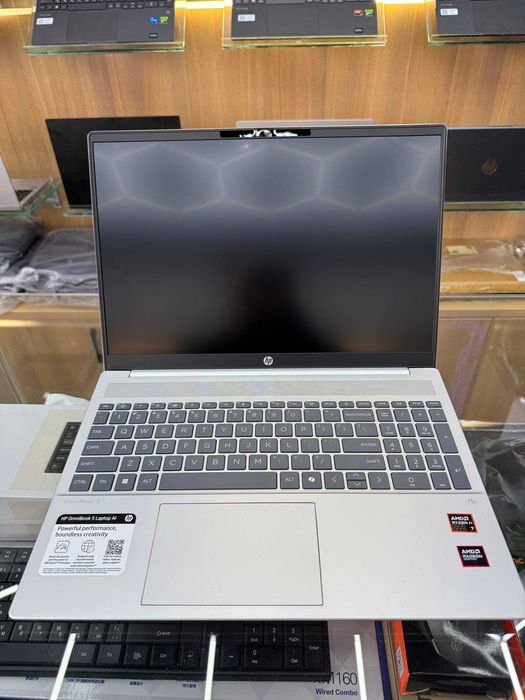 HP Omnibook 5, AMD RYZEN 7 AI 350 ,  DDR 5 16 GB, SSD 512GB 2K IPS