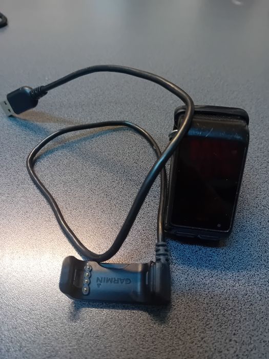 Ceas Garmin vivoactiv hr pentru piese. Pret 100 lei