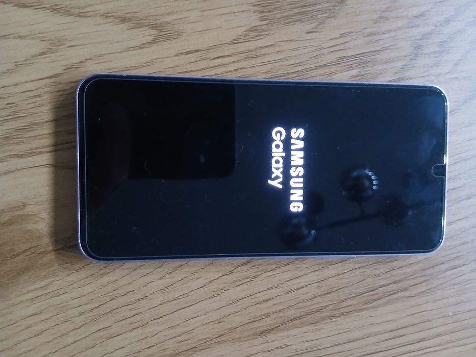 Samsung   S22...