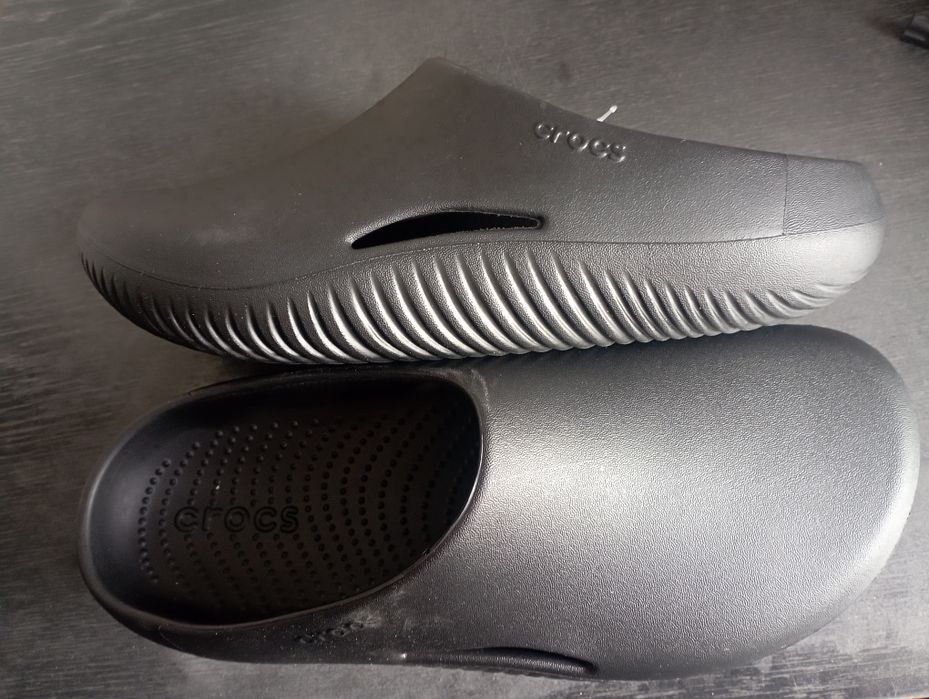 Продам crocs не дрого