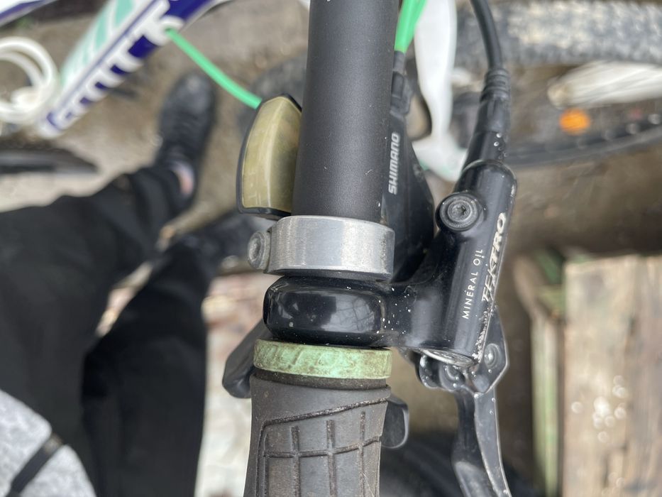 Vand bicicleta,merg schimbatoarele, franele tin bine “frane pe ulei”