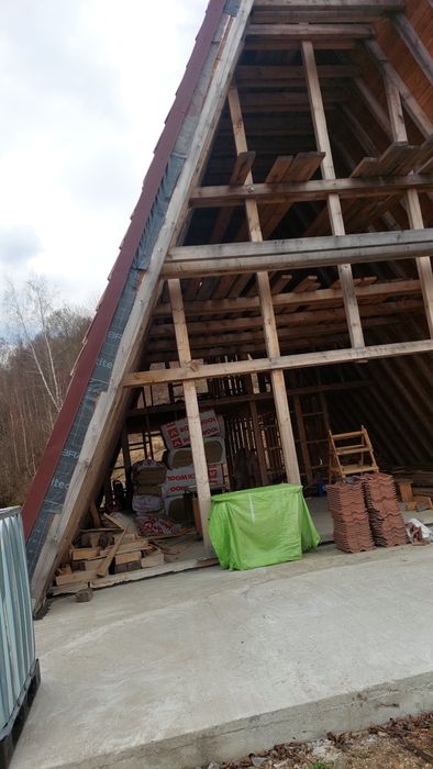 Execut case din lemn și pe structură  ușoară