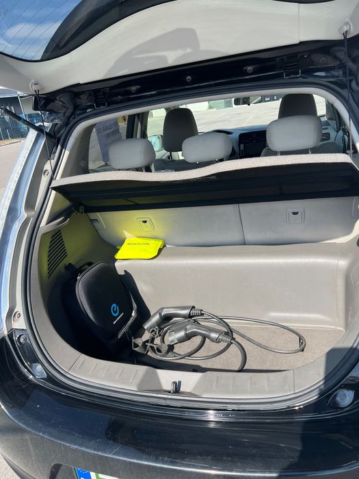 Продавам Nissan Leaf- електрически в перфектно състояние!