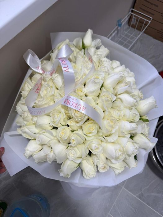 Цветы белый розы