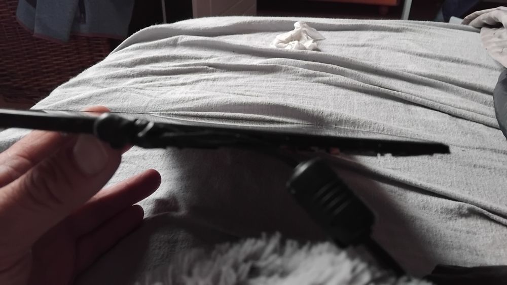 Лаптопче Леново, което става и на таблет за ремонт или за части