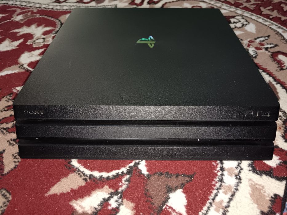 Playstation 4 pro sotila! Ps 4pro sotiladi.