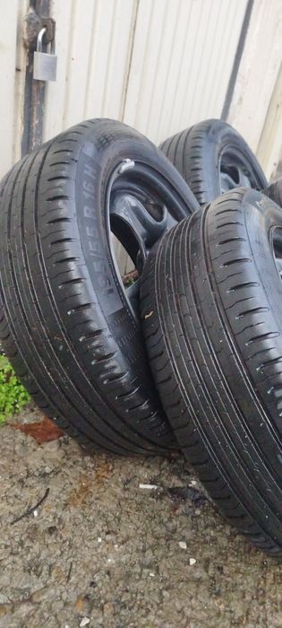 Продавам 4 броя джанти с гуми 16ски за Дачия
