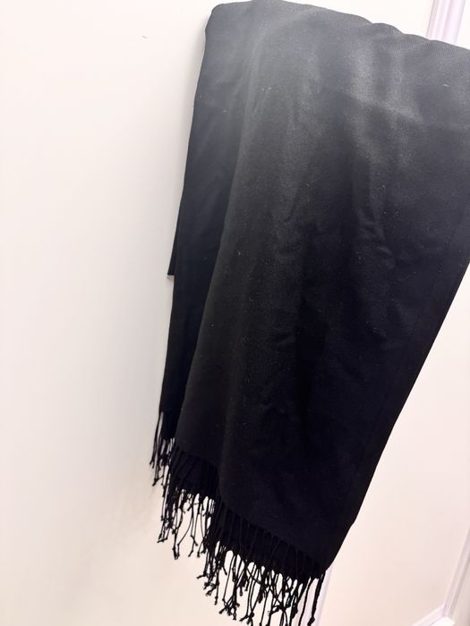 Продам универсальный черный(қара) шарф