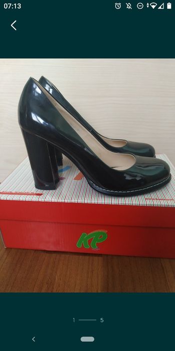 Черные лаковые новые даковые туфли 37 р