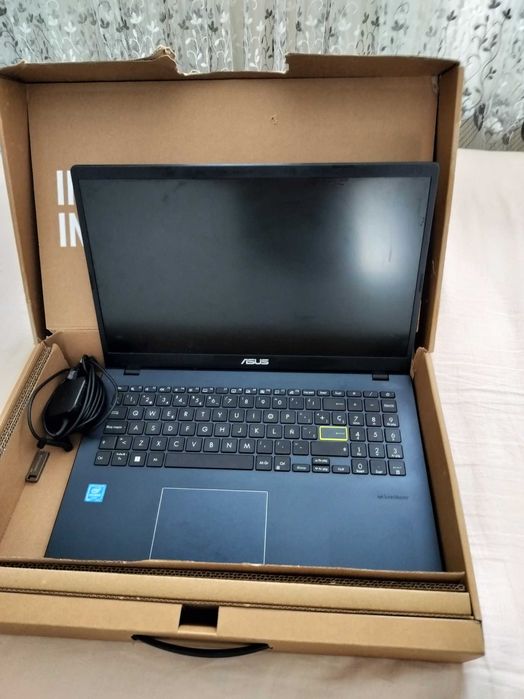 Laptop ASUS E510 (15.6") – Utilizat 9 luni, stare perfectă, ca nou!