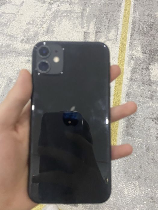 Продам Айфон 11 в отличном состояние