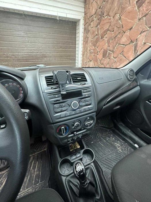 Lada Granta 1.6 срочно.