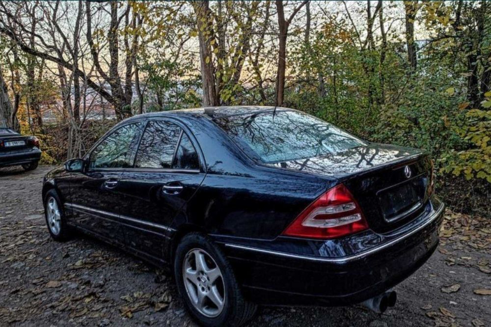 На части: MERCEDES C240 W203