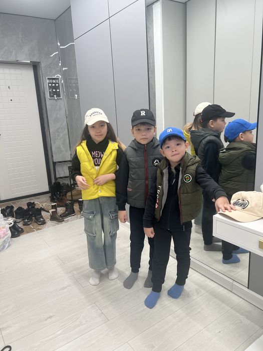 Жилетки 1000 тг.