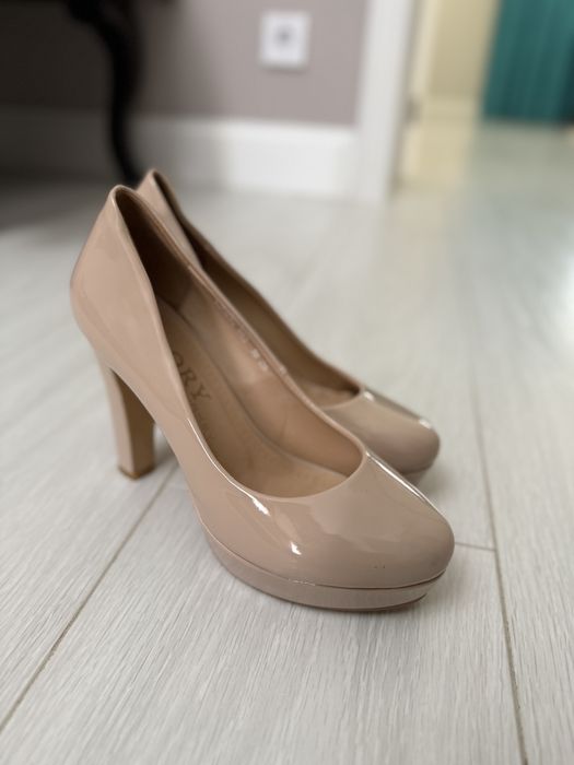 Отдам новые туфли 38 размера за тыс тенге