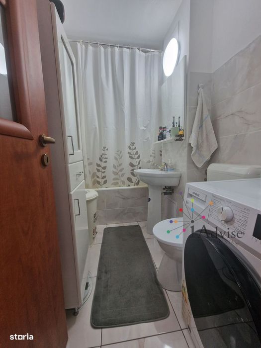 Apartament 3 camere, 2 bai, 2 beciuri, balcon mare, 2 locuri de parcar