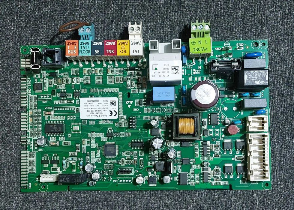 Placa baza Ariston Genus ONE 600 lei +placa defecta
