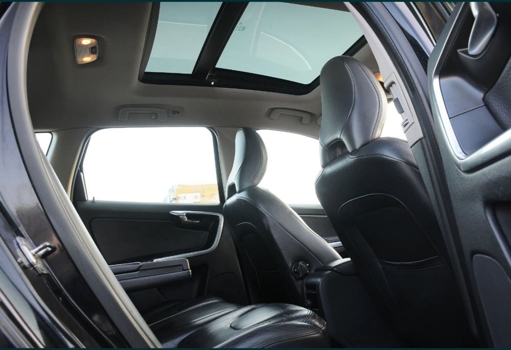 VOLVO XC60 D5, 215 cp ,distribuție schimbata in  2025