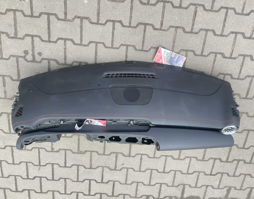 Mercedes Benz w177 A45 AMG / CLA / GLA - plansa bord cusatura rosie