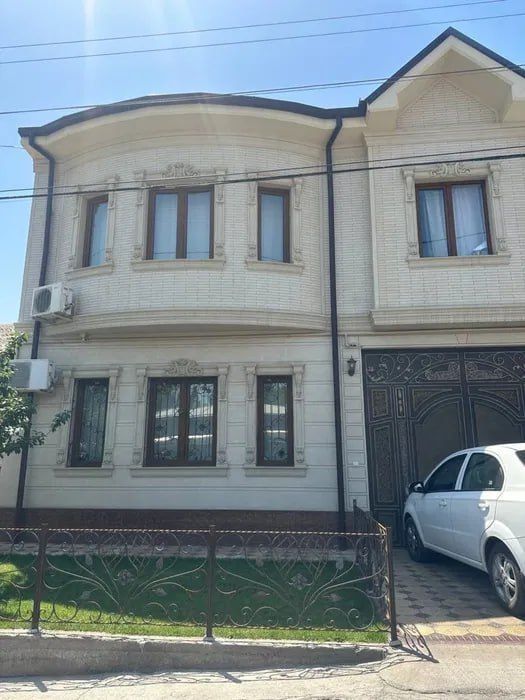 Sotiladi Дом Участок Яккасарай Махаля 2,7 сотки 2 этажа Ор-р Мечеть