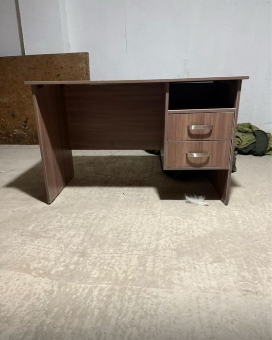 Продам офисные столы стулья вешалку