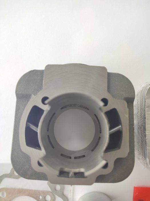 Цилиндър комп. 70 кубика за скутери Piaggio