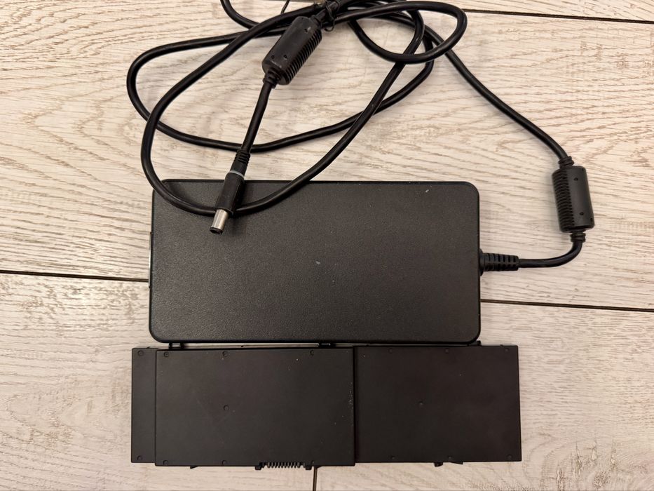 Alimentare  si baterie 72 Wh laptop Dell Inspiron 7710