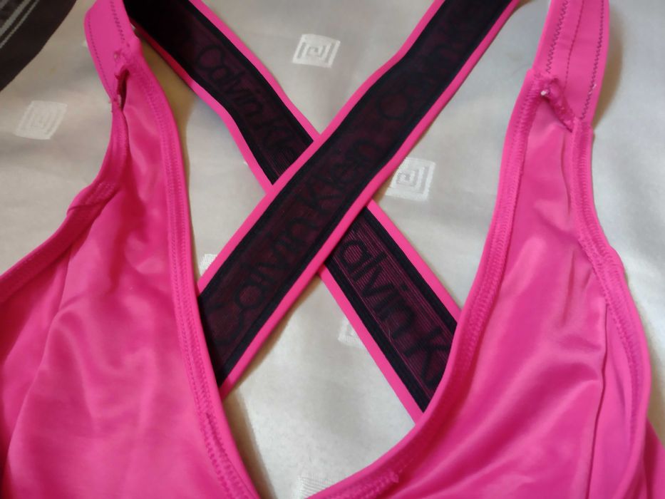 Calvin Klein цял бански в циклама