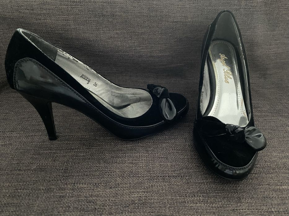 Pantofi catifea si lac 36 usor zgariati tinuti in cutie/ nepurtati