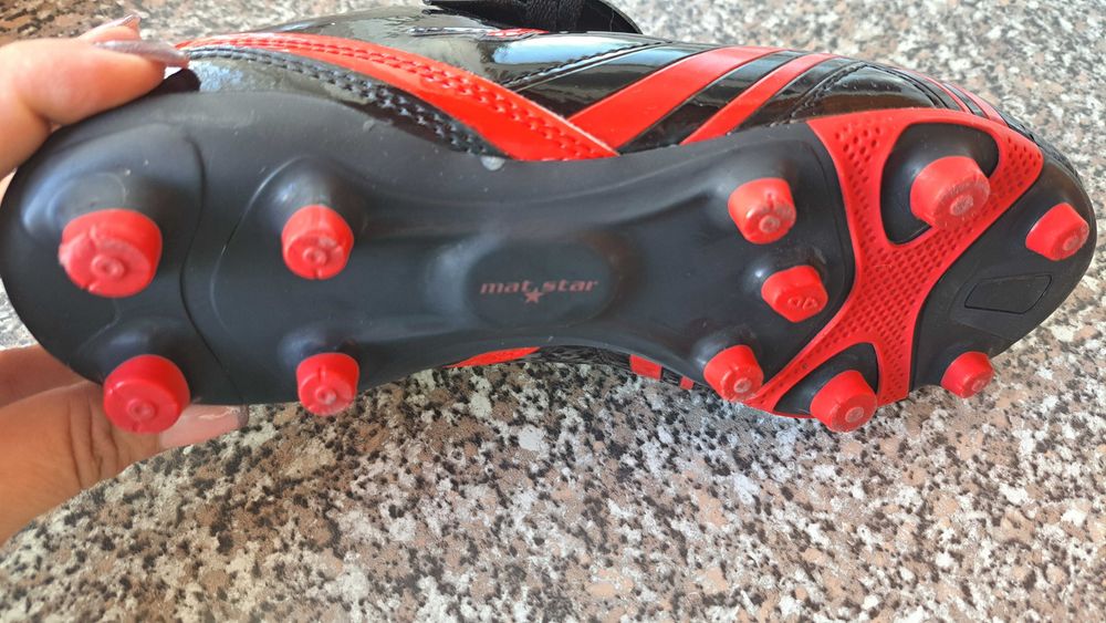 Футболни бутонки matstar