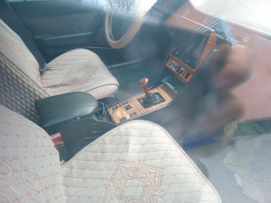 Мерс сатылады.Обьем 2.8